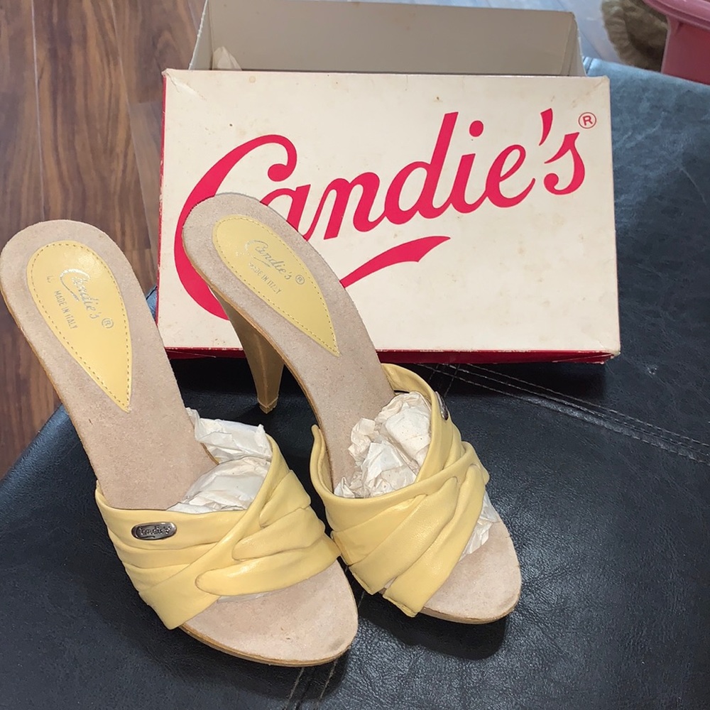 Vintage 1980’s Candie’s light yellow open toe heels